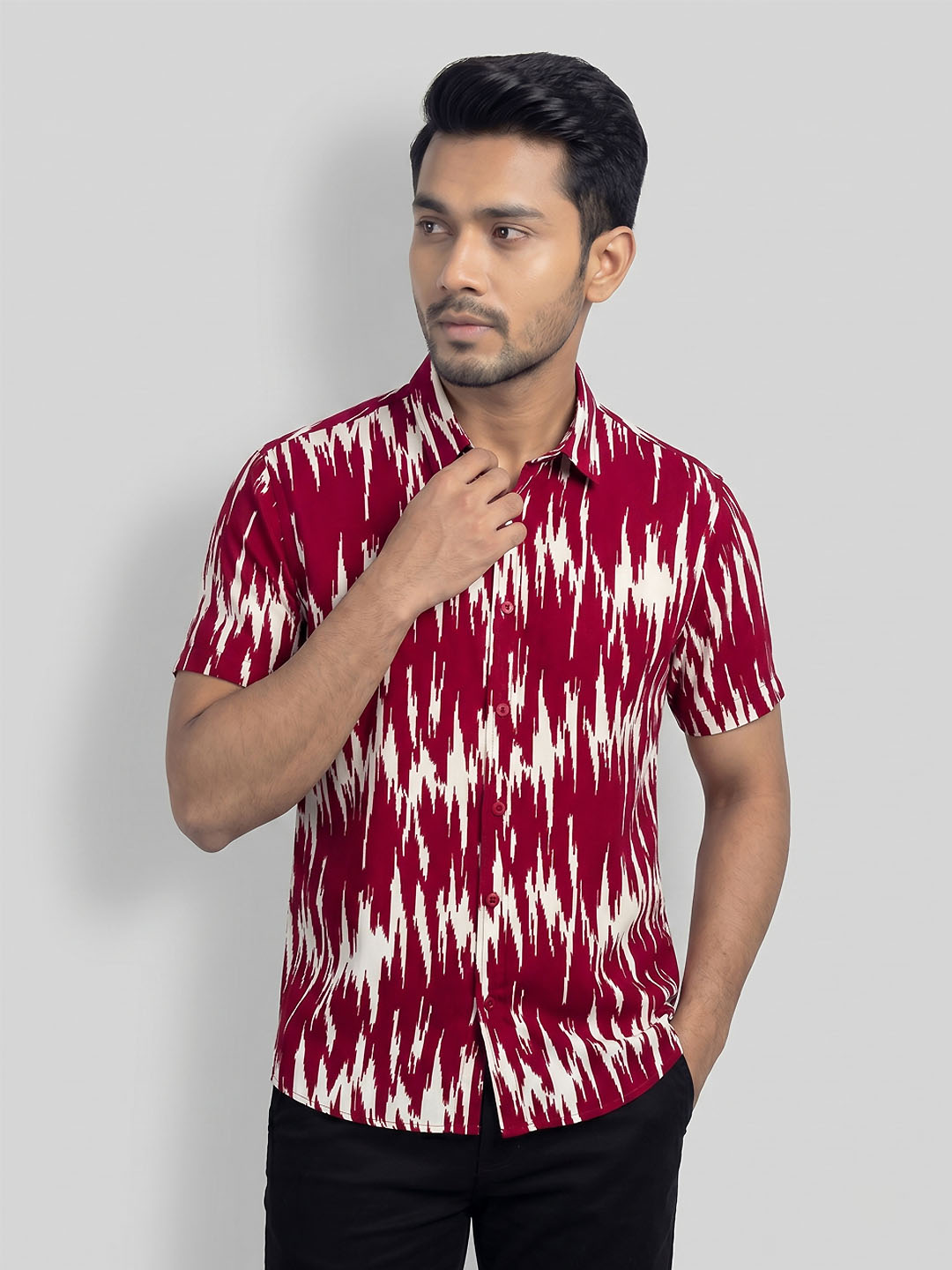Men's Short sleeve shirt in Crimson Ikat Glitch