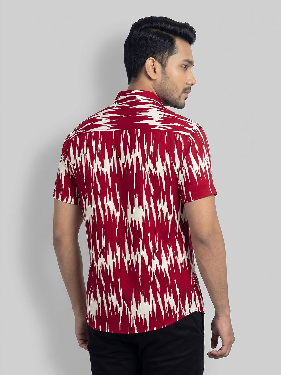 Men's Short sleeve shirt in Crimson Ikat Glitch
