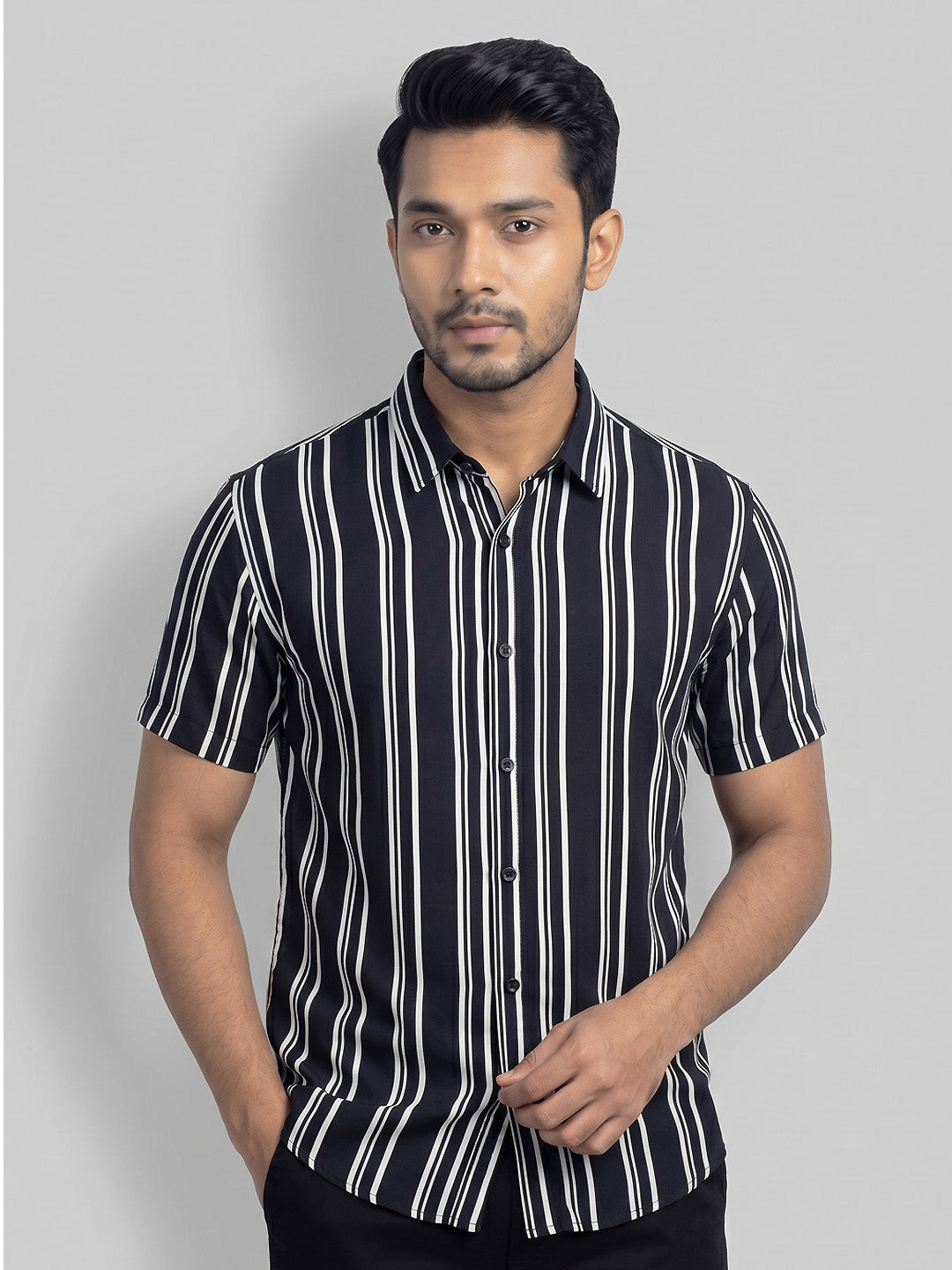 Men's Short sleeve shirt in Onyx Parallel Stripe
