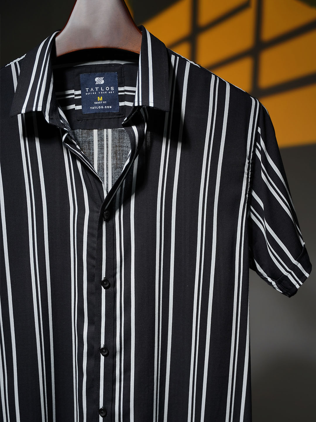 Men's Short sleeve shirt in Black & White Stripe